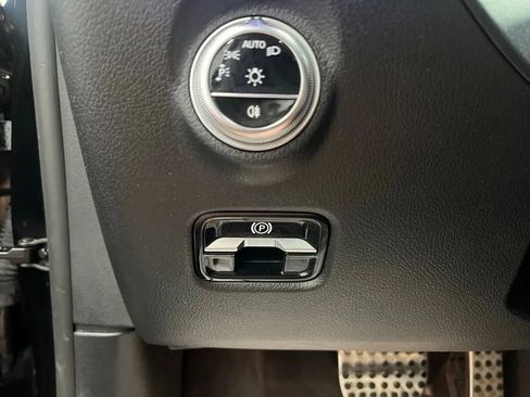 Used 2022 Mercedes-Benz C 300 4MATIC Sedan image 24