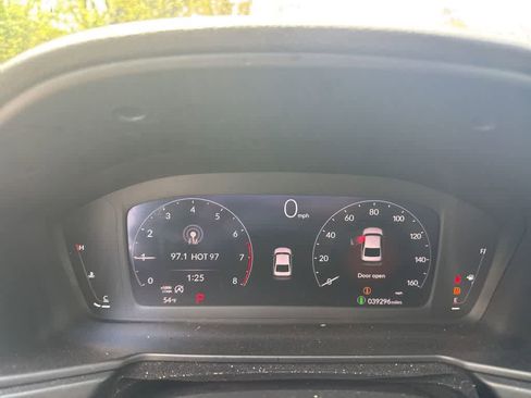 Used 2023 Honda Accord EX image 32