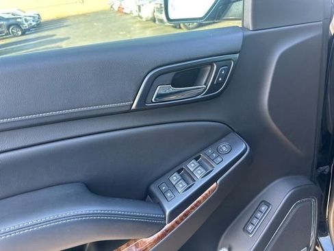 Used 2017 Chevrolet Suburban Premier image 31