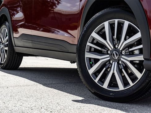 New 2024 Nissan Kicks SV w/ Exterior Package image 2