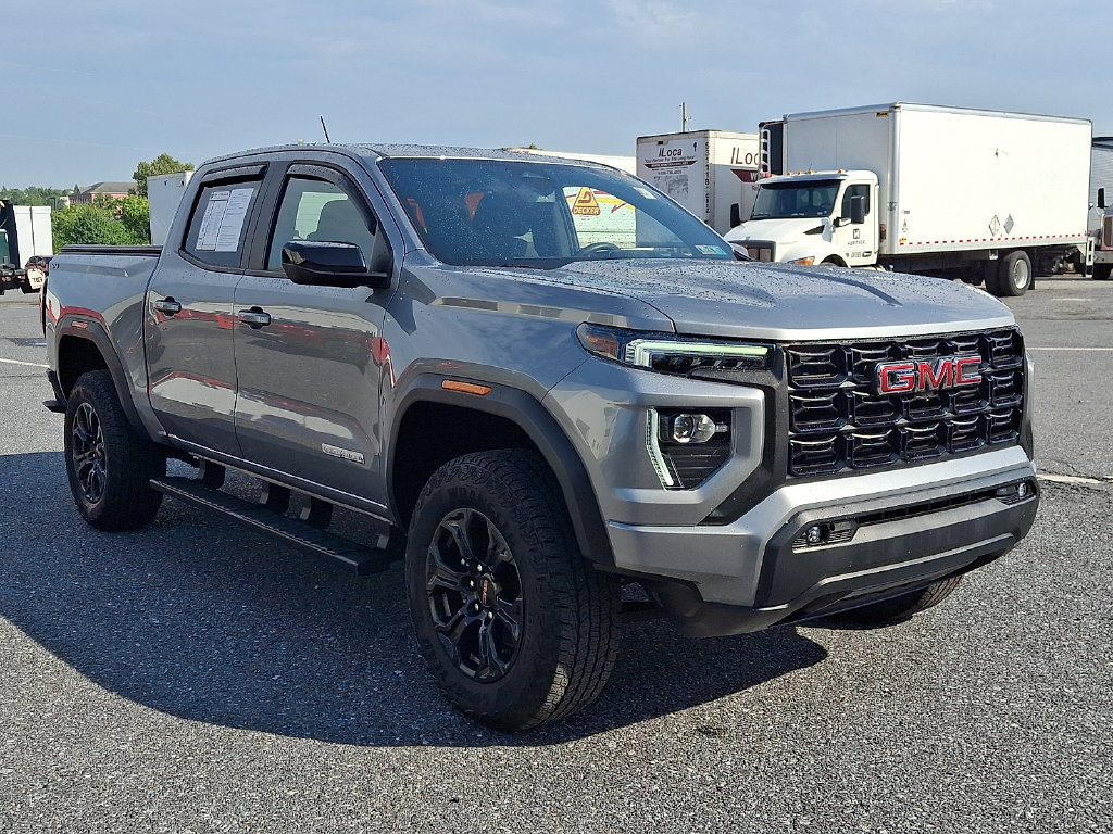 Used 2025 GMC Canyon Elevation w/ Convenience Package AWD/4WD image 3