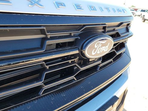 New 2025 Ford Expedition Active image 13