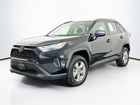 Used 2025 Toyota RAV4 LE image 3