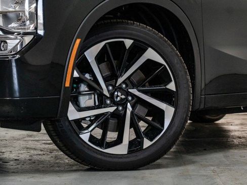 New 2025 Mitsubishi Outlander SEL image 3