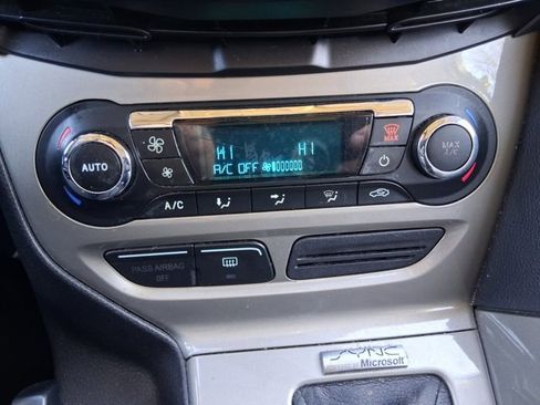 Used 2012 Ford Focus SEL image 26