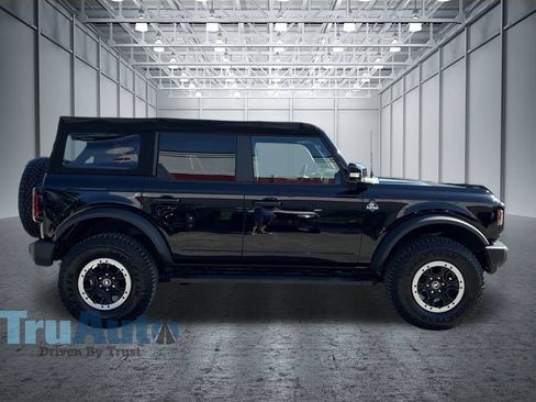 Used 2023 Ford Bronco Outer Banks w/ Sasquatch Package AWD/4WD image 9