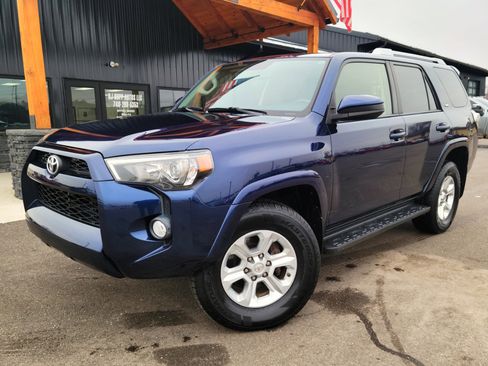 Used 2018 Toyota 4Runner SR5 image 1