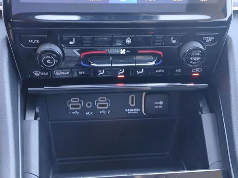 Used 2023 Jeep Grand Cherokee 4WD 4xe image 16
