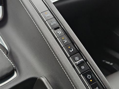 Used 2023 Chevrolet Corvette Stingray Coupe w/ 1LT image 14