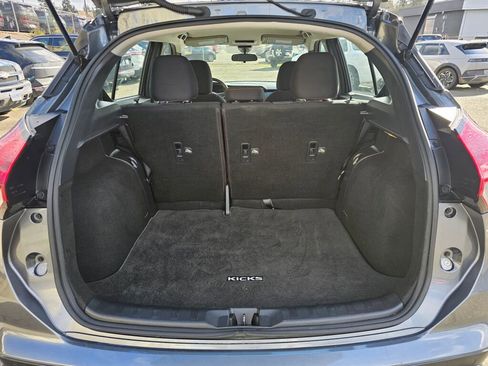 Used 2022 Nissan Kicks SR image 12