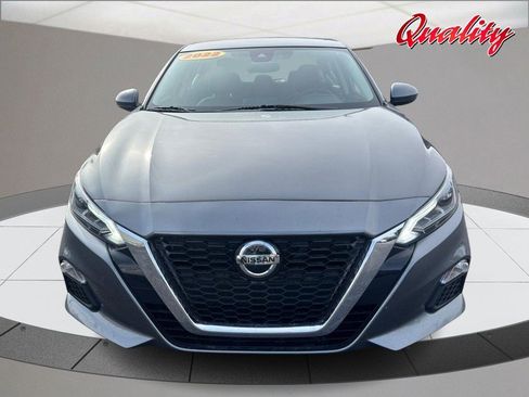 Used 2022 Nissan Altima 2.5 SV FWD image 10