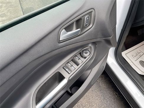 Used 2019 Ford Escape SEL image 22