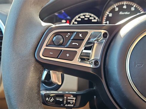 Used 2021 Porsche Cayenne Turbo image 25