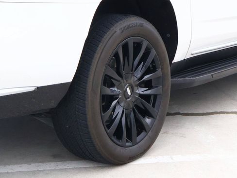Certified 2024 Cadillac Escalade ESV Premium Luxury RWD image 12