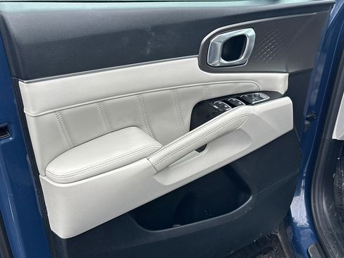 Used 2024 Kia Sorento SX image 10