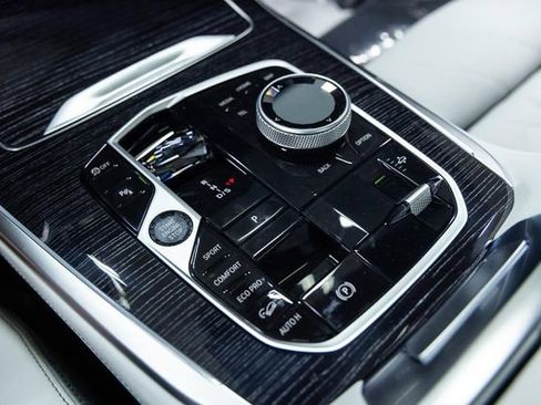 New 2027 BMW X7 xDrive40i AWD/4WD image 21