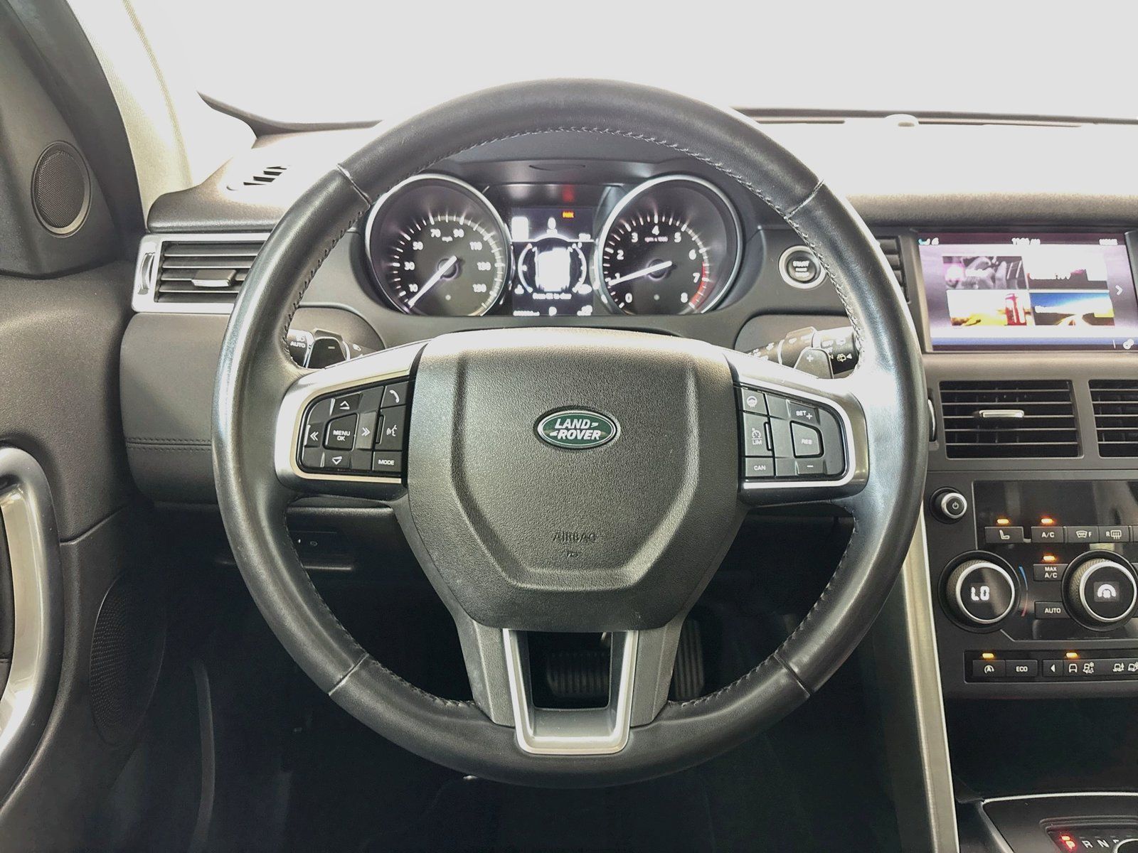 Used 2017 Land Rover Discovery Sport HSE AWD/4WD image 11