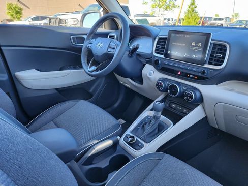 New 2026 Hyundai Venue SEL FWD image 25
