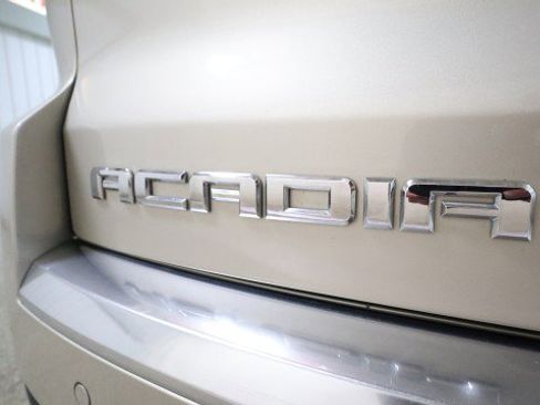 Used 2015 GMC Acadia SLE image 23