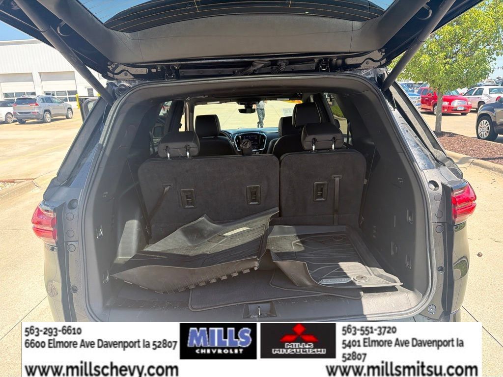 Used 2023 Chevrolet Traverse Premier w/ Redline Edition AWD/4WD image 24