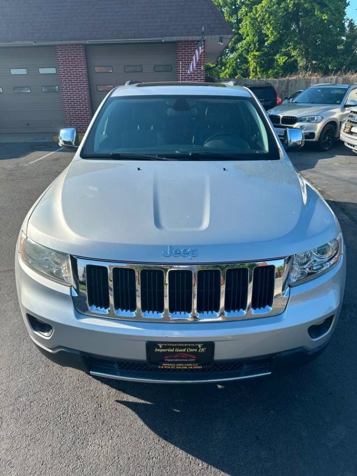 Used 2011 Jeep Grand Cherokee Limited w/ Luxury Group II AWD/4WD image 11