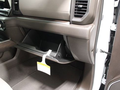 New 2026 GMC Sierra 2500 SLT w/ SLT Premium Package image 24