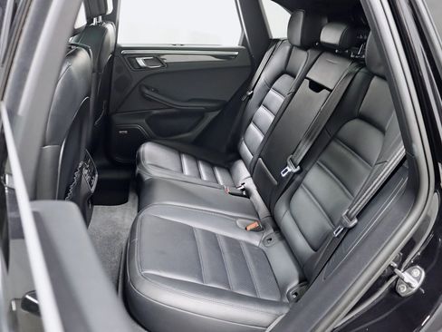 Used 2023 Porsche Macan w/ Premium Package Plus AWD/4WD image 27