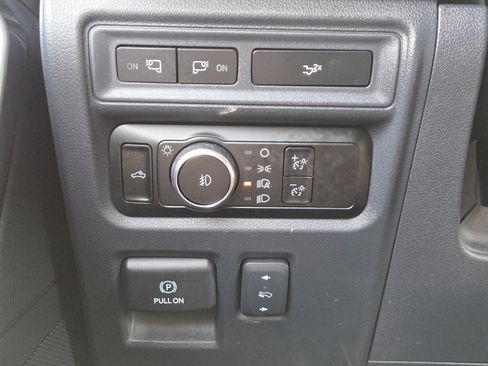 Used 2023 Ford F150 XLT image 34