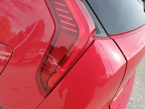 New 2026 Kia Niro LX image 28