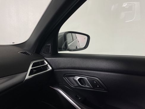 Used 2025 BMW 330i xDrive Sedan w/ Convenience Package image 29