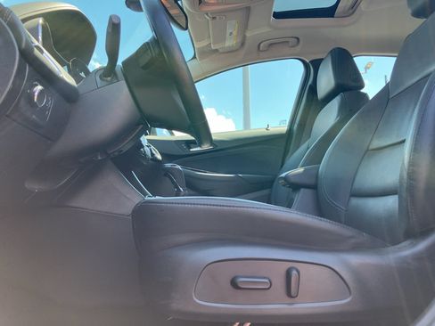 Used 2017 Chevrolet Cruze Premier FWD image 28
