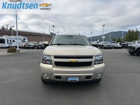 Used 2008 Chevrolet Tahoe LT w/ Convenience Package 1 AWD/4WD image 2