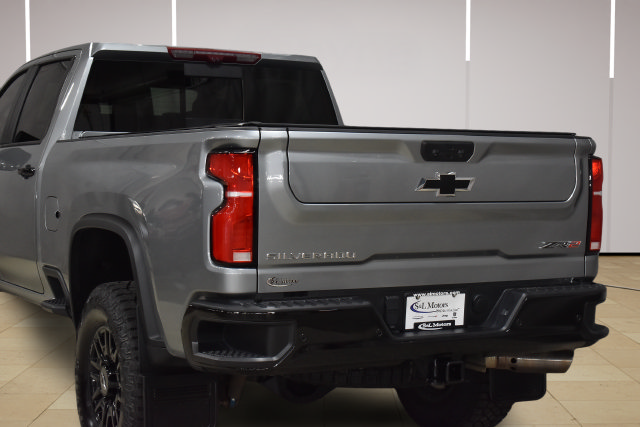 Used 2024 Chevrolet Silverado 2500 ZR2 w/ Technology Package AWD/4WD image 35