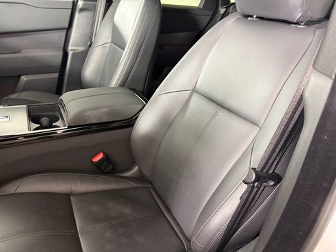 Used 2025 Land Rover Range Rover Velar Dynamic SE image 21