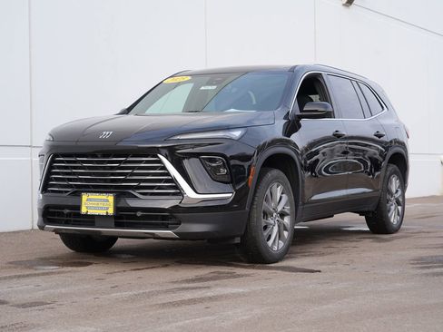 Used 2025 Buick Enclave Preferred image 7