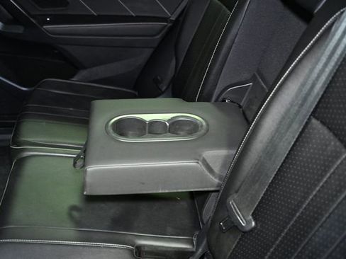 Used 2024 Volkswagen Tiguan SE image 54