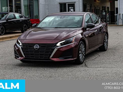 Used 2025 Nissan Altima 2.5 SV image 4