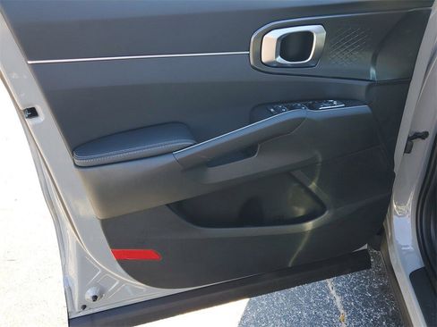 New 2026 Kia Sorento S image 8