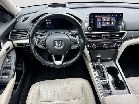 Used 2018 Honda Accord Touring image 23