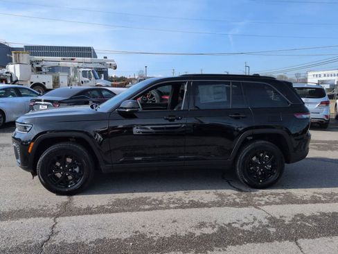 New 2026 Jeep Grand Cherokee Altitude AWD/4WD image 5
