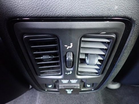 Used 2024 Dodge Durango GT image 16