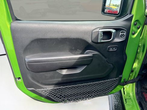 Used 2018 Jeep Wrangler Unlimited Sport S AWD/4WD image 9
