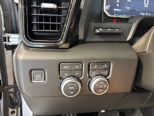 Used 2022 GMC Sierra 1500 AT4 w/ AT4 Premium Package AWD/4WD image 17