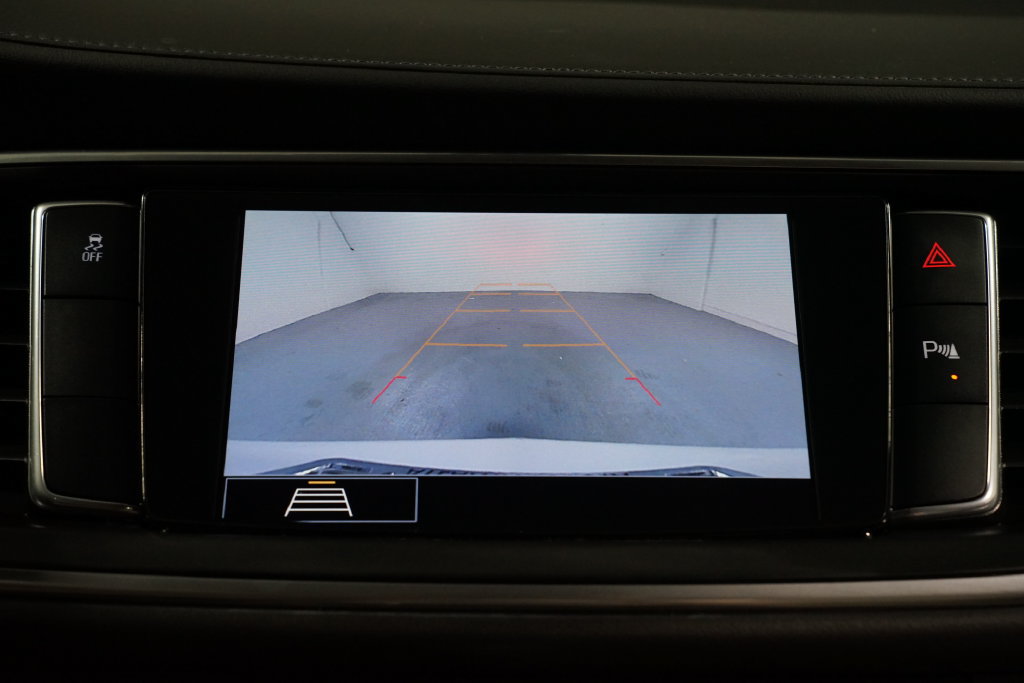 Used 2020 Buick Enclave Essence FWD image 18