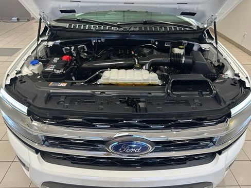 Used 2023 Ford Expedition Limited AWD/4WD image 34