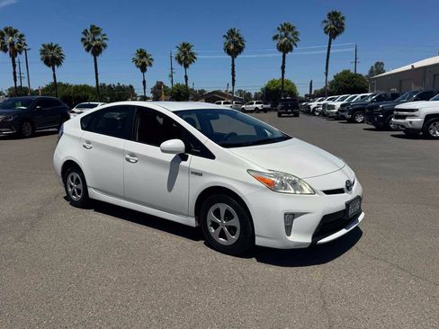 Used 2014 Toyota Prius Two FWD image 11