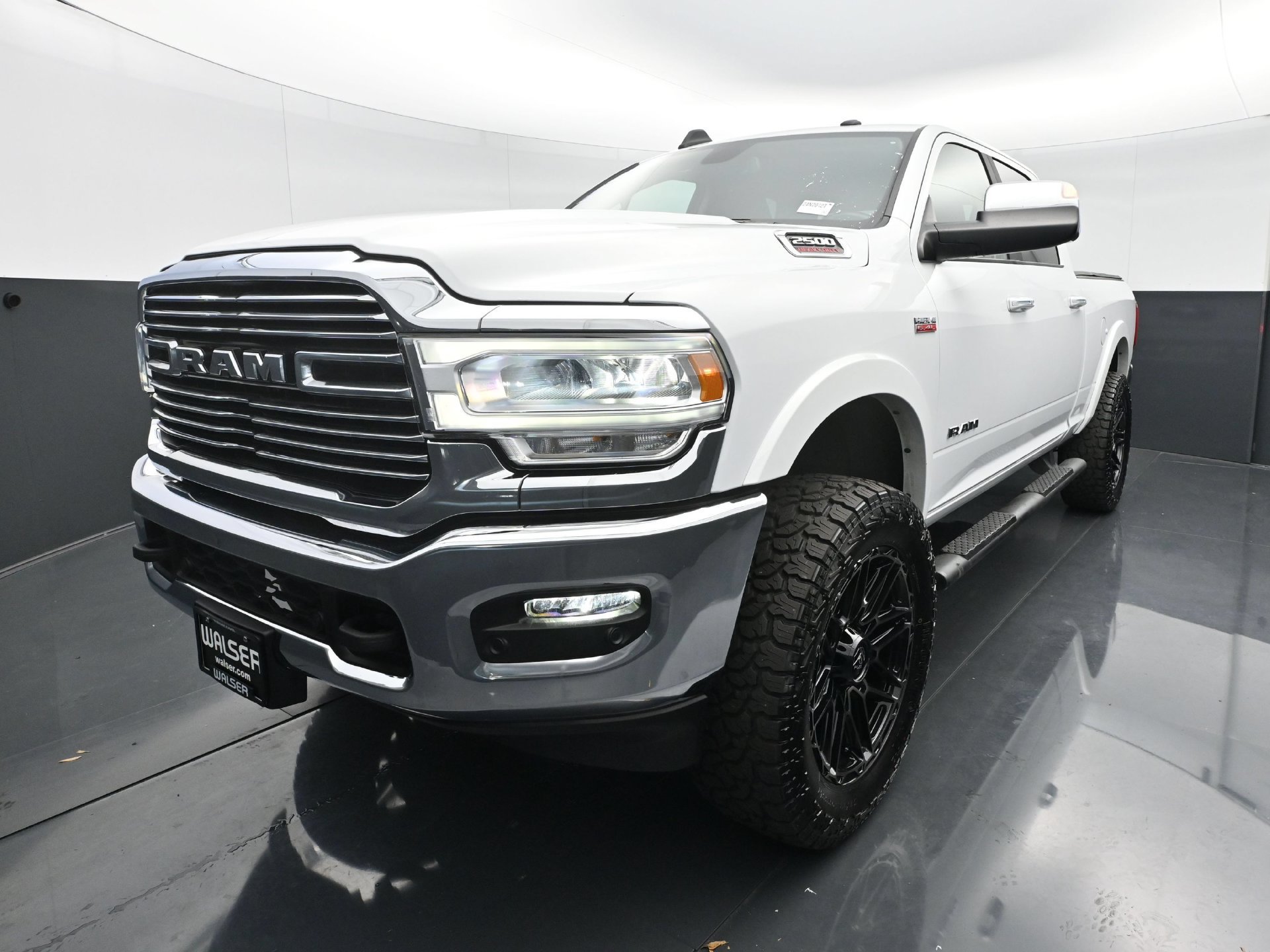 Used 2022 RAM 2500 Laramie AWD/4WD image 1