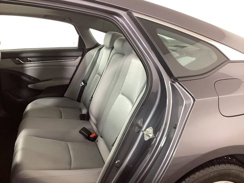 Used 2018 Honda Accord EX image 12