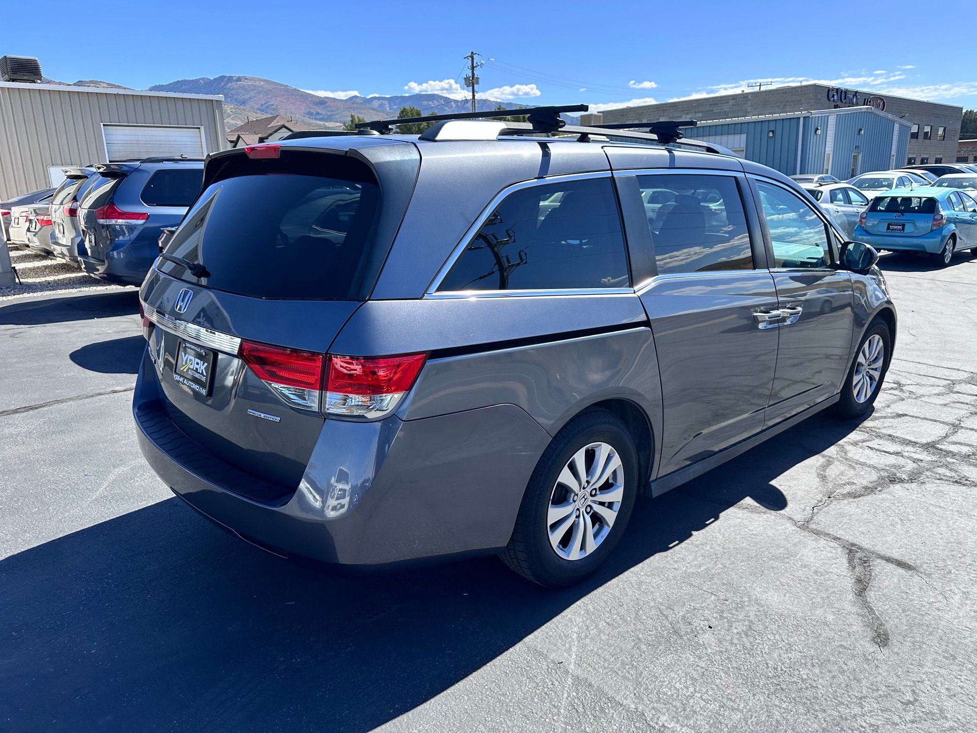 Used 2016 Honda Odyssey SE image 3