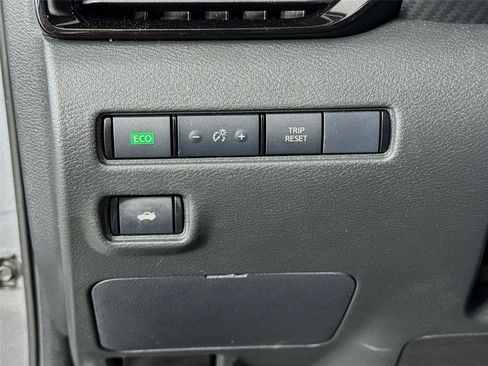 Used 2022 Nissan Sentra SV FWD image 10